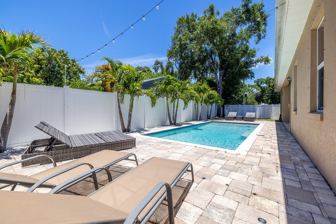 Property p4 image 35